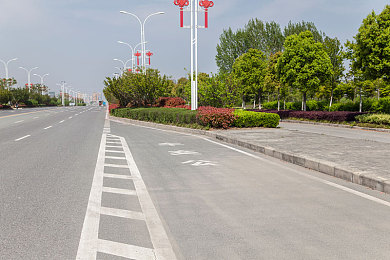 老师穿白丝和同学做爱：教师失德事件引发热议：课堂“不当关系”震怒社会，严惩涉事教师刻不容缓-2