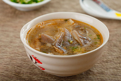 公与淑婷厨房猛烈进出剧情介绍：烹饪爱意，厨房见证，温馨家庭故事-2