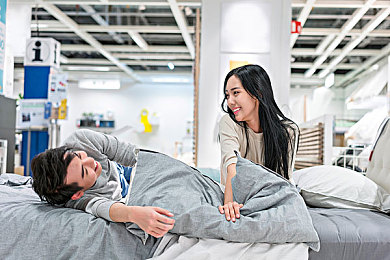 印度肥婆：“印度胖影下的歧视困境：呼唤平等与关爱之光”