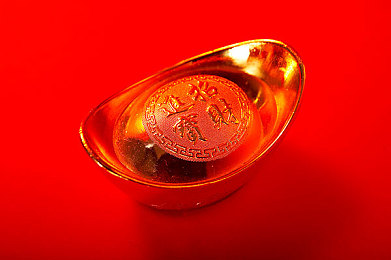 精品二区：游戏魅力璀璨，＂战神风采＂共铸传奇