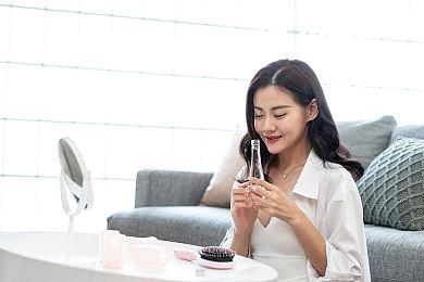 视频成人app 色多多：隐私风暴中的清网行动：揭秘“色多多”视频app监管风暴-1