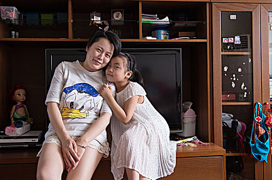 亚洲AV成人AV三上悠亚电影：解码三上悠亚影视魅力：揭秘亚洲AV成人电影独特风格与精湛演技