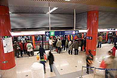 火辣辣福引导：《热血江湖》奇遇揭秘：解锁神秘火辣冒险之旅，探宝挑战等你来-3