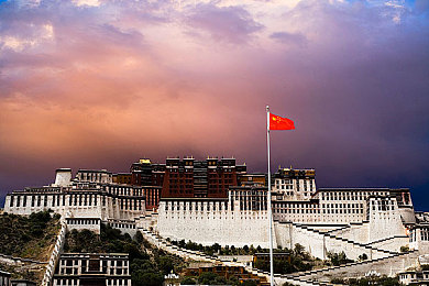 亚州mv免费砖码区2022：音乐狂欢盛宴，砖码解锁视听盛宴-1