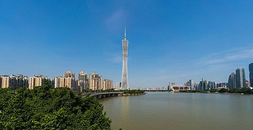 舞蹈生一脚踢爆男孩要害的故事：训练场意外！舞蹈生踢伤男孩，安全警示引发热议-1
