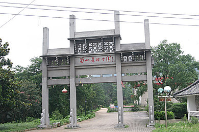 红绿灯控制压榨｜ⅤK：城市交通指挥官：红绿灯智慧调控，畅行无忧新体验-1