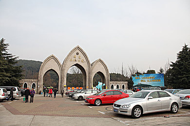 √天堂资源中文8：探索宝藏，财富积累之旅：畅游资源采集乐园-1