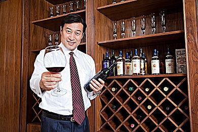 草莓视频成年人：清朗网络守护青，共筑青春绿色行