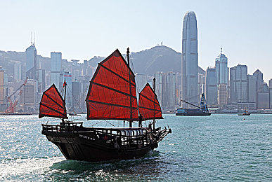 张丽与外国洋老外系列：环球友谊之旅：网络结缘，跨越文化桥梁-1