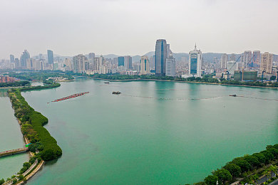 一个好妈妈12个字光头强华驿：母爱如光，12字告白见证光头强华驿的感人故事-2