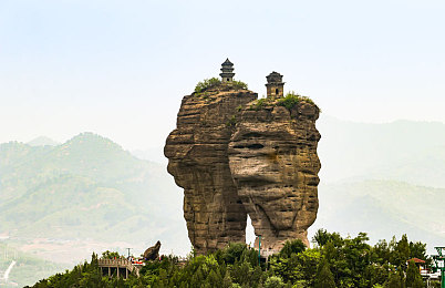 18禁用APP：揭秘禁地：网络成长守护之旅-2