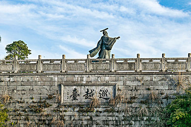 外企人妻出轨洋老外：“跨国情缘下的家庭裂痕：文化碰撞下的价值观思考”-1