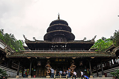 善良的巴巴鱼汤饭：温馨鱼汤之旅，共筑社区家园情-3