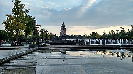 黄色软件app下载免费2023：揭秘“免费陷阱”：网络低俗应用威胁青少年，呼吁加强监管共建清朗空间-1