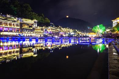 暗网吃瓜在线：探秘暗网世界：揭秘网络深处的秘密与言论自由之地-2