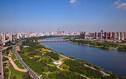 坤坤进老师句号里：“探秘荒诞关键词：游戏网站SEO惊悚新策略助力流量飙升-3