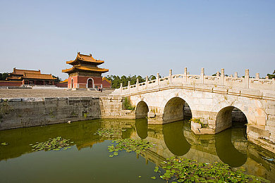 男女扑克又疼又叫的游戏：互动刺激新潮流，身心减压“痛并快乐”游戏走红网络-1