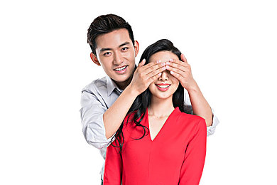 火箭少女流牛奶图片：牛奶奇观引发网络热议，创意艺术还是恶搞之举？-4