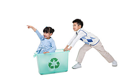 体罚室脱裙子撅着打屁股：学校体罚风波：少女裙下遭打，社会热议教育问题何去何从-4