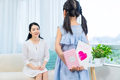 免费黄色3.0.3：揭秘“免费黄色3.0.3”：网络安全风险与监管难题引关注-3