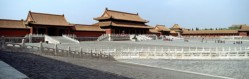 翁莹情乱第全部篇小莹的背景故事：情乱背后：小莹的坚韧成长之旅
