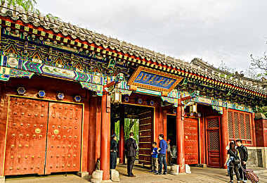 芃芃大人红绿灯指令：智慧红绿灯，芃芃引领出行新篇章-2
